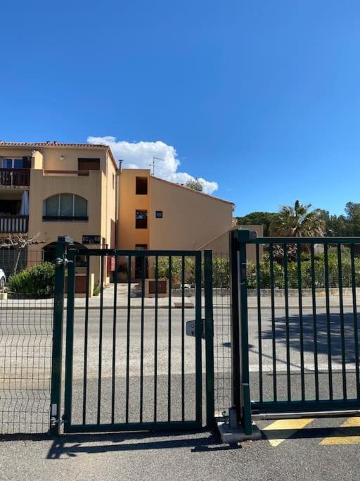 Ravissant T3 En Duplex Proche Mer Ла-Лонд-ле-Мор Екстер'єр фото